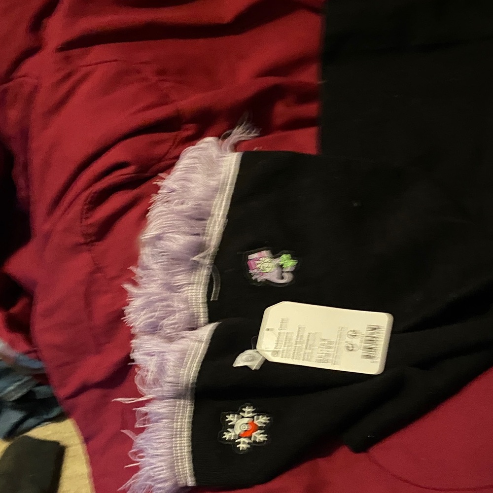 Elegant Black and Lavender Scarf from Pokémon center ditto presents